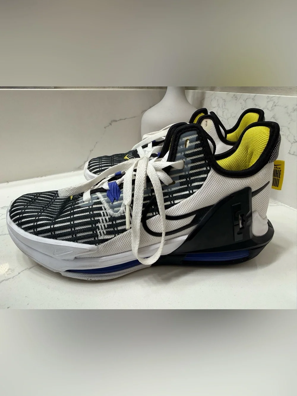 Nike great barely